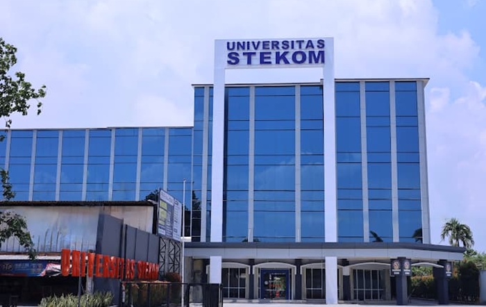 Kampus IT di Semarang