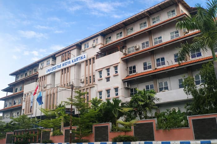 Universitas Widya Kartika Surabaya